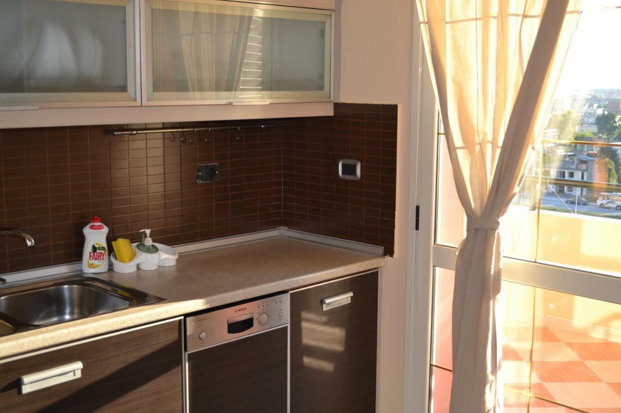 Penthouse Terrace 4 Bedrooms Apartment Vlorë Екстериор снимка