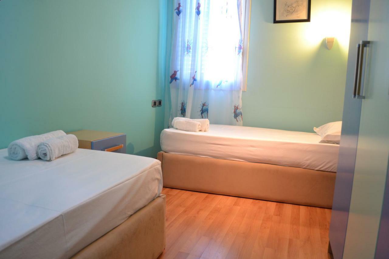 Penthouse Terrace 4 Bedrooms Apartment Vlorë Екстериор снимка