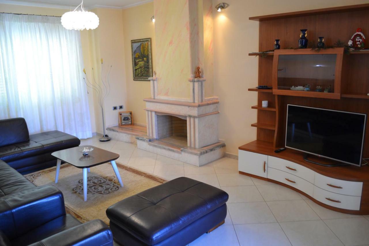 Penthouse Terrace 4 Bedrooms Apartment Vlorë Екстериор снимка