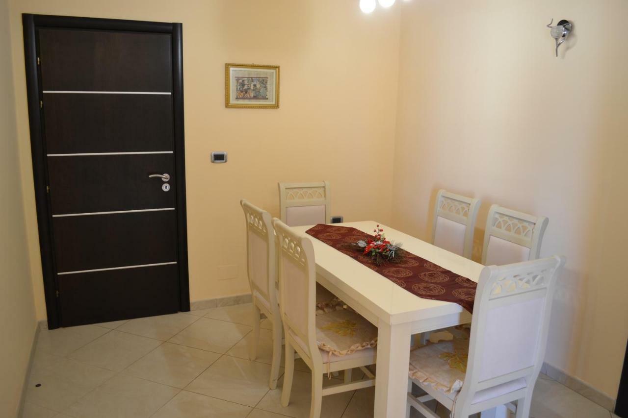 Penthouse Terrace 4 Bedrooms Apartment Vlorë Екстериор снимка