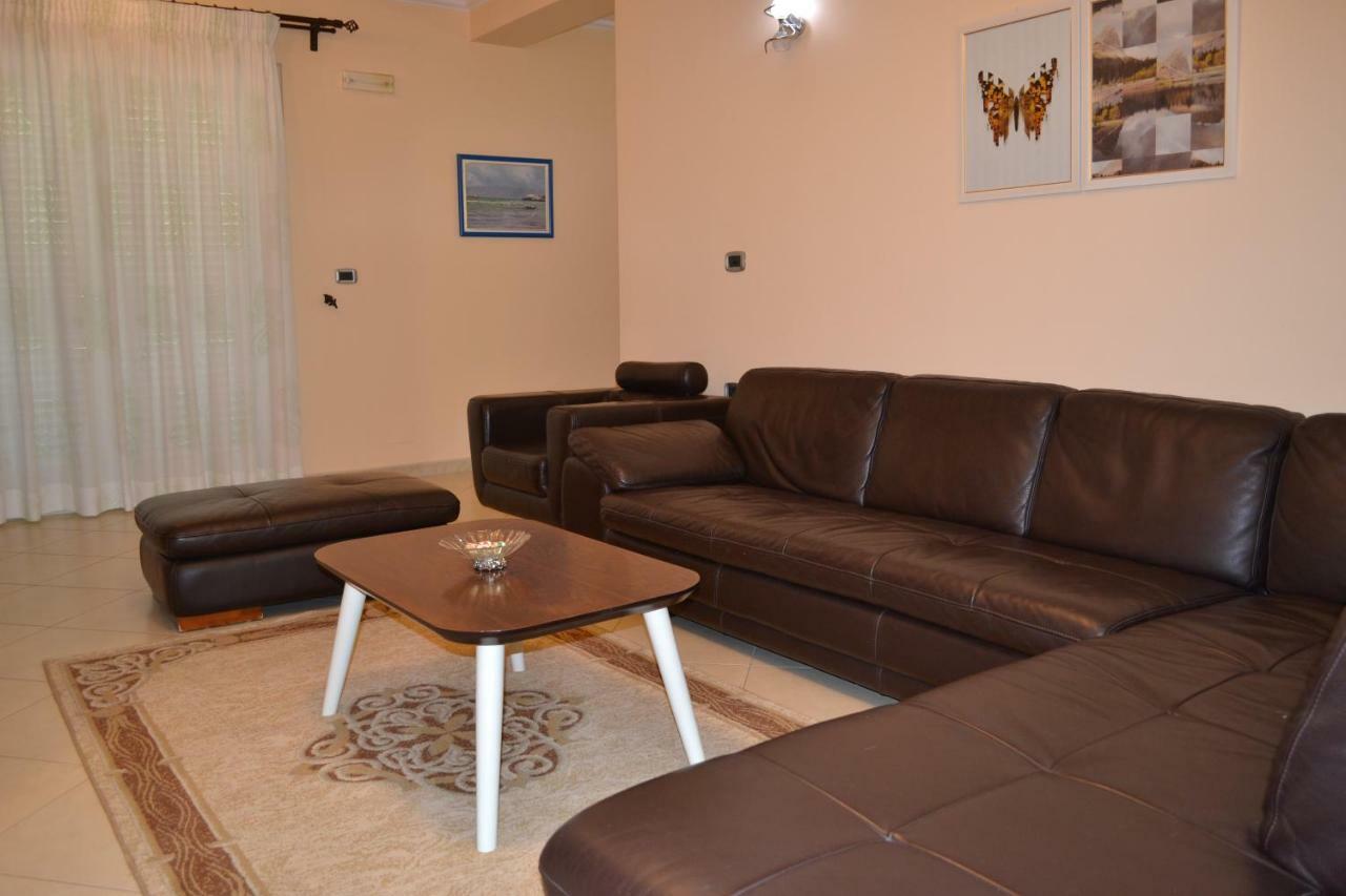 Penthouse Terrace 4 Bedrooms Apartment Vlorë Екстериор снимка