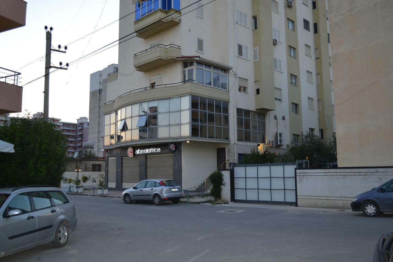 Penthouse Terrace 4 Bedrooms Apartment Vlorë Екстериор снимка